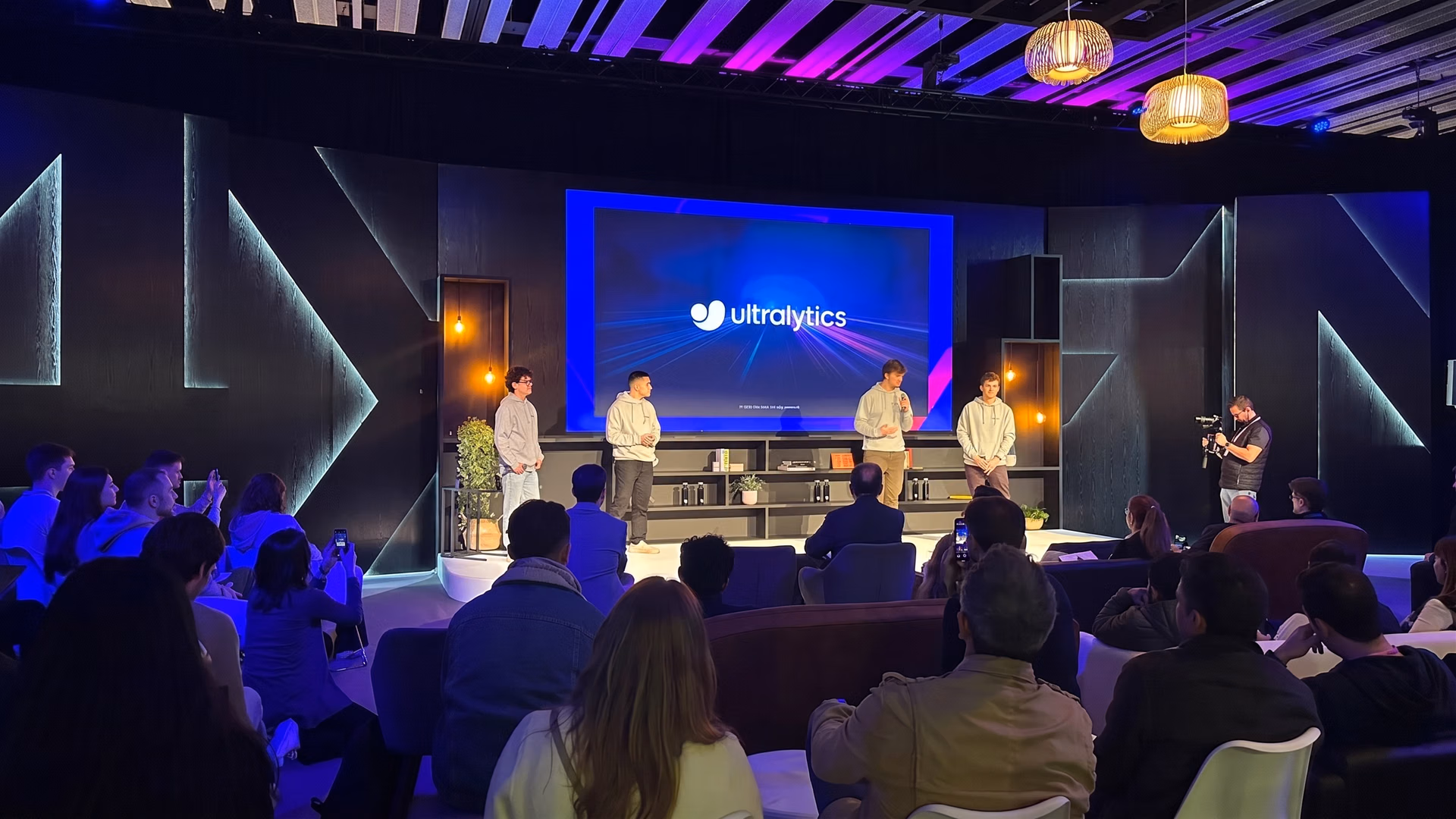Ultralytics wins best exhibitor at 4YFN in the AI for Meaningful Impact category
