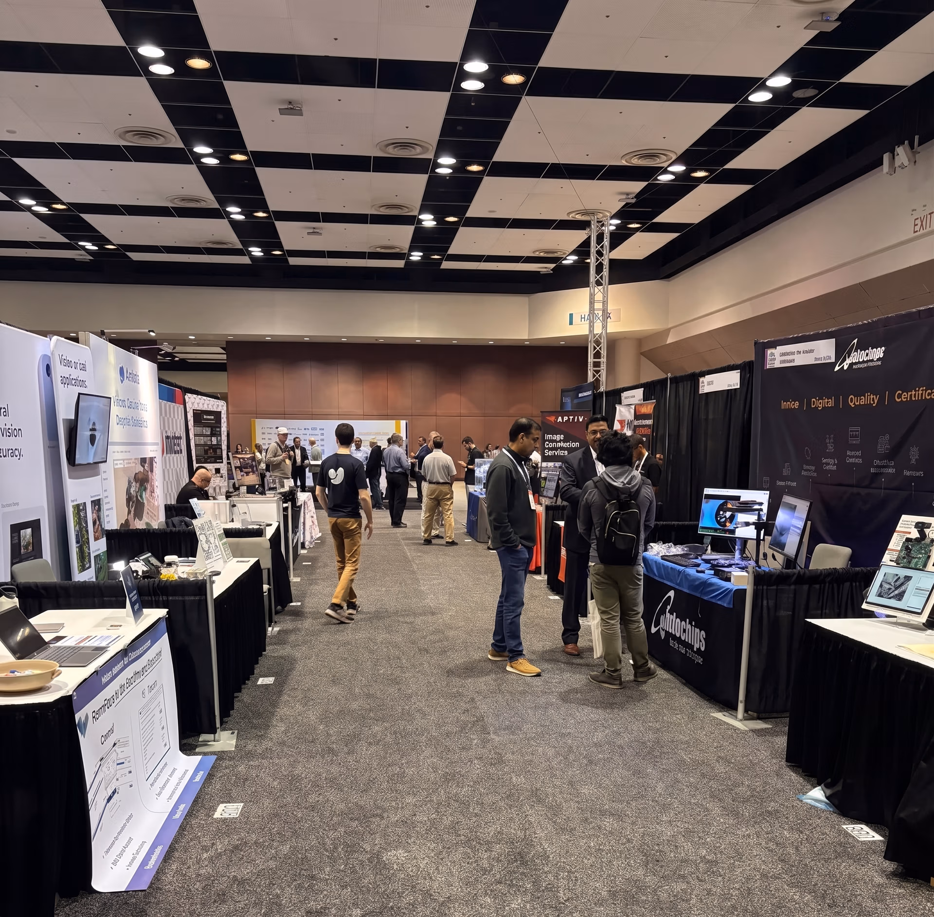 La zone d'exposition de l'Embedded Vision Summit 2026