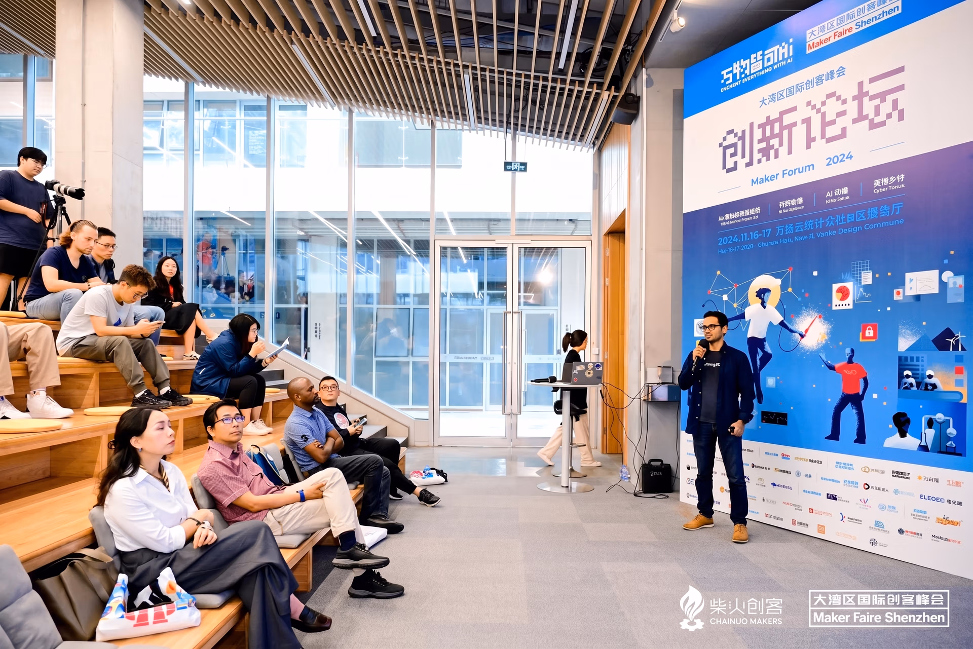 Maker Faire Shenzhen 2024'te sahnede Lakshantha