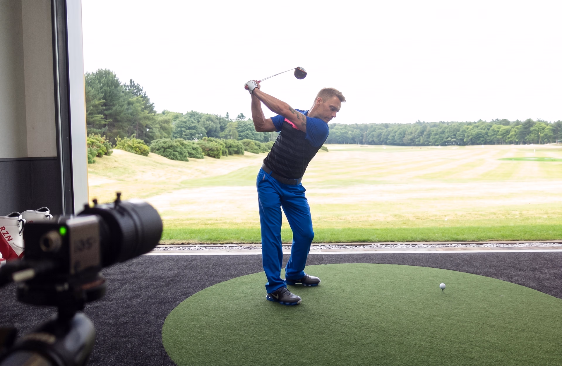 Computer vision and high-speed cameras analyzing a golfer's swing