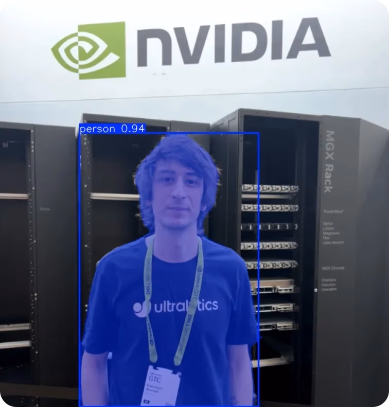 Verwendung von YOLO zur Erkennung von Francesco auf einem Bild der NVIDIA GTC 2025