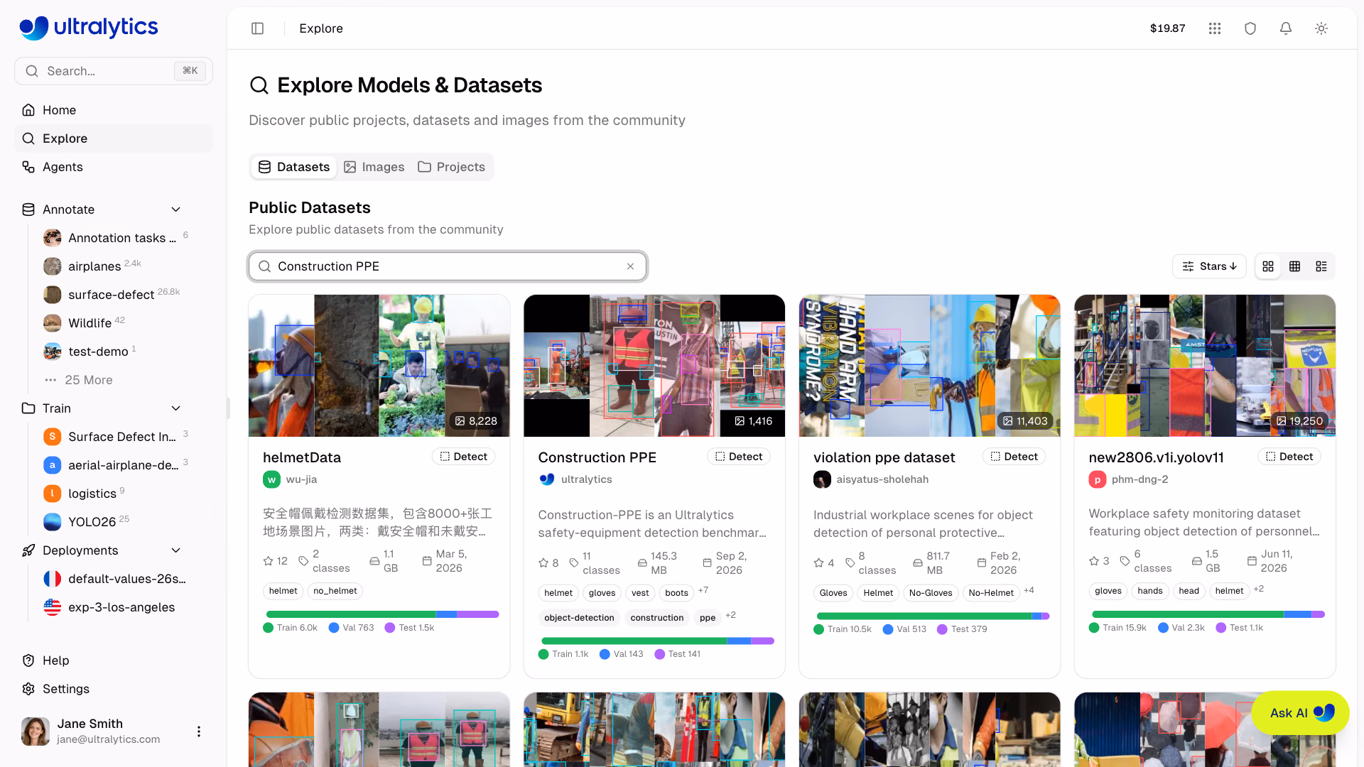 검색 기능이 있는 Ultralytics Platform 탐색 데이터셋 탭