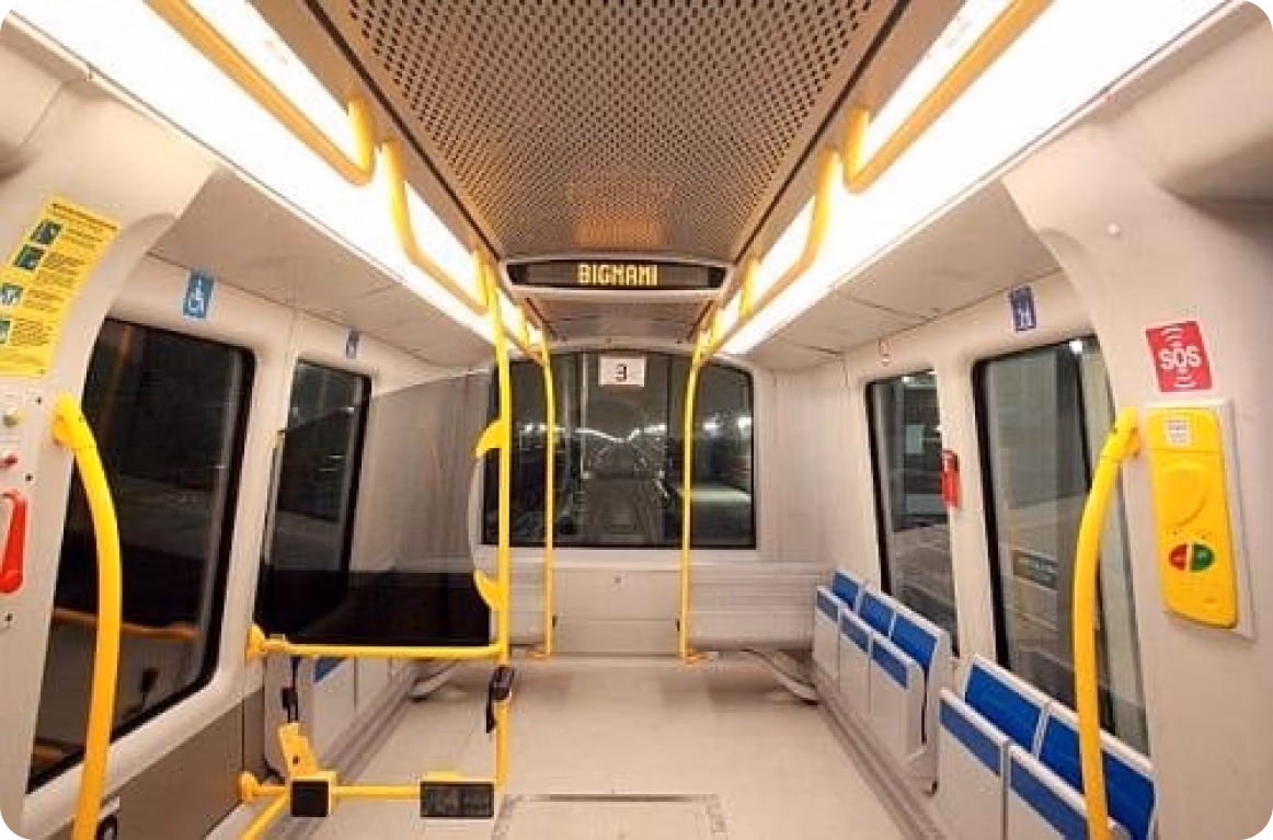 Un metro sin conductor en Milán, Italia