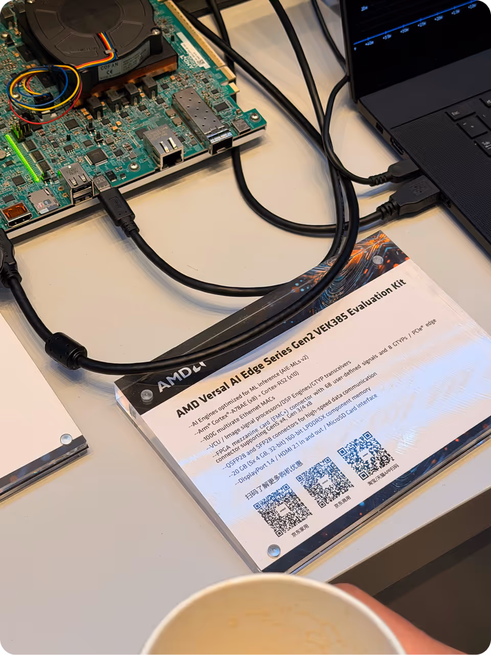 AMD Versal AI Edge Series Gen2 VEK385 评估套件
