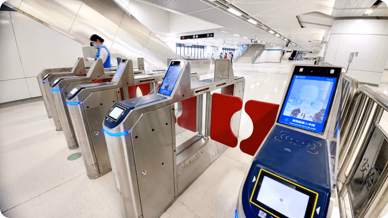 Sistema de reconocimiento facial en el metro de Shenzhen, China