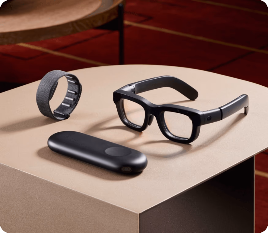 Gafas de RA Orion de Meta, pulsera neuronal y disco de procesamiento