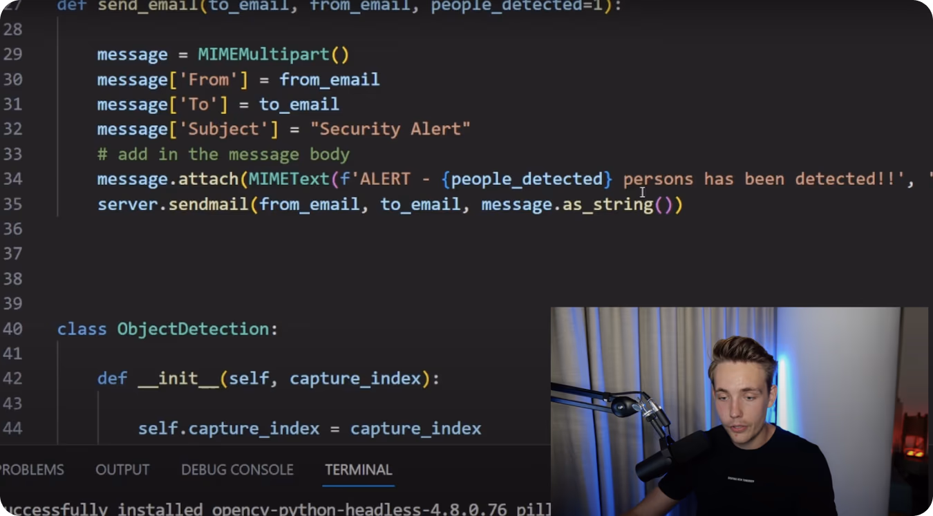 Nicolai Nielsen expliquant comment utiliser YOLOv8 pour un projet de système d'alarme