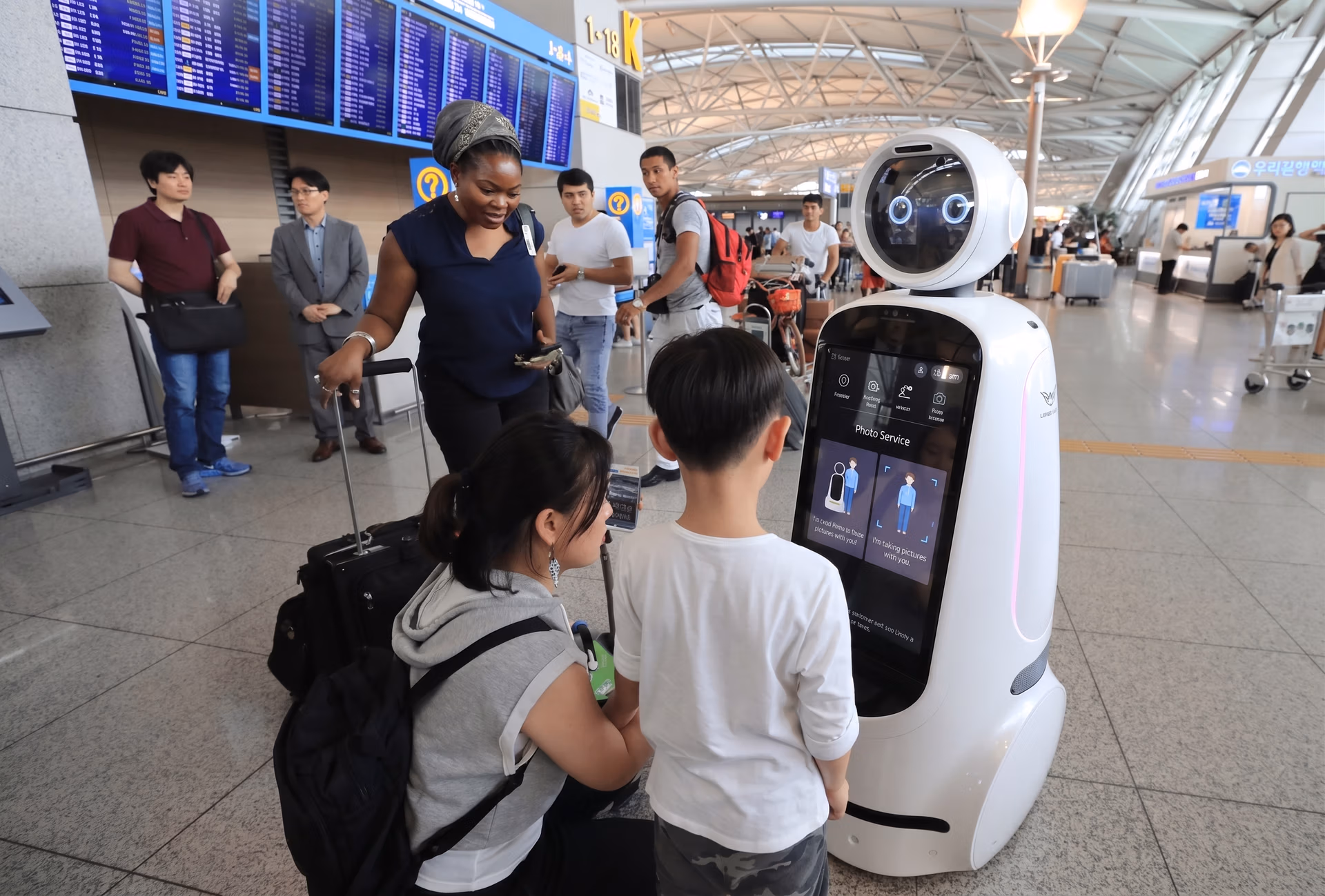 AI-powered robot assisting travelers at a smart airport