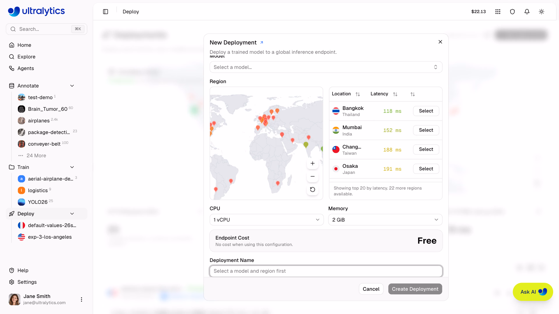 Dialog New Deployment của Ultralytics Platform với bộ chọn model và bản đồ khu vực