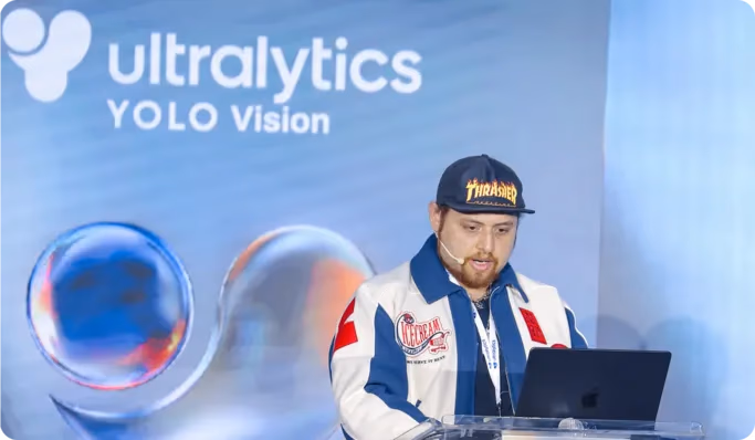 Prateek Bhatnagar präsentiert die Ultralytics Platform