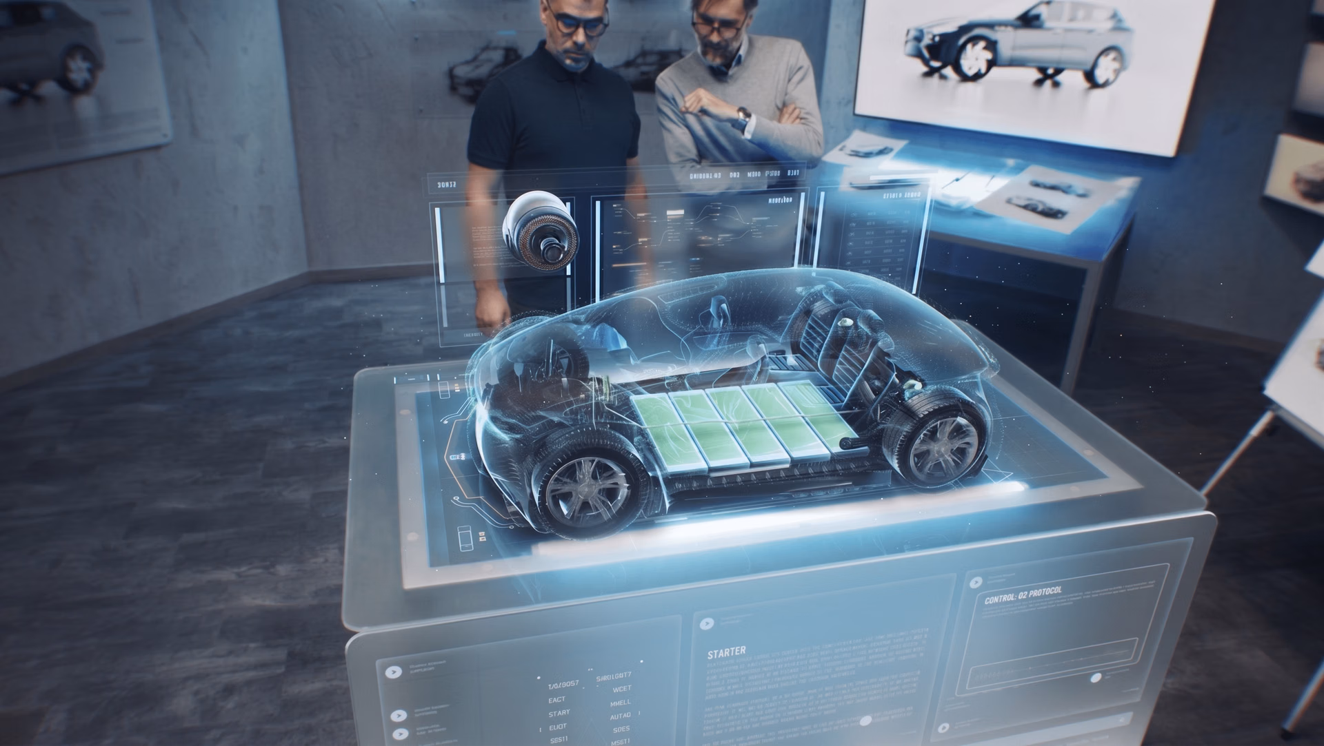 デジタル設計ツールを使用してインテリジェント車両を開発しているエンジニア