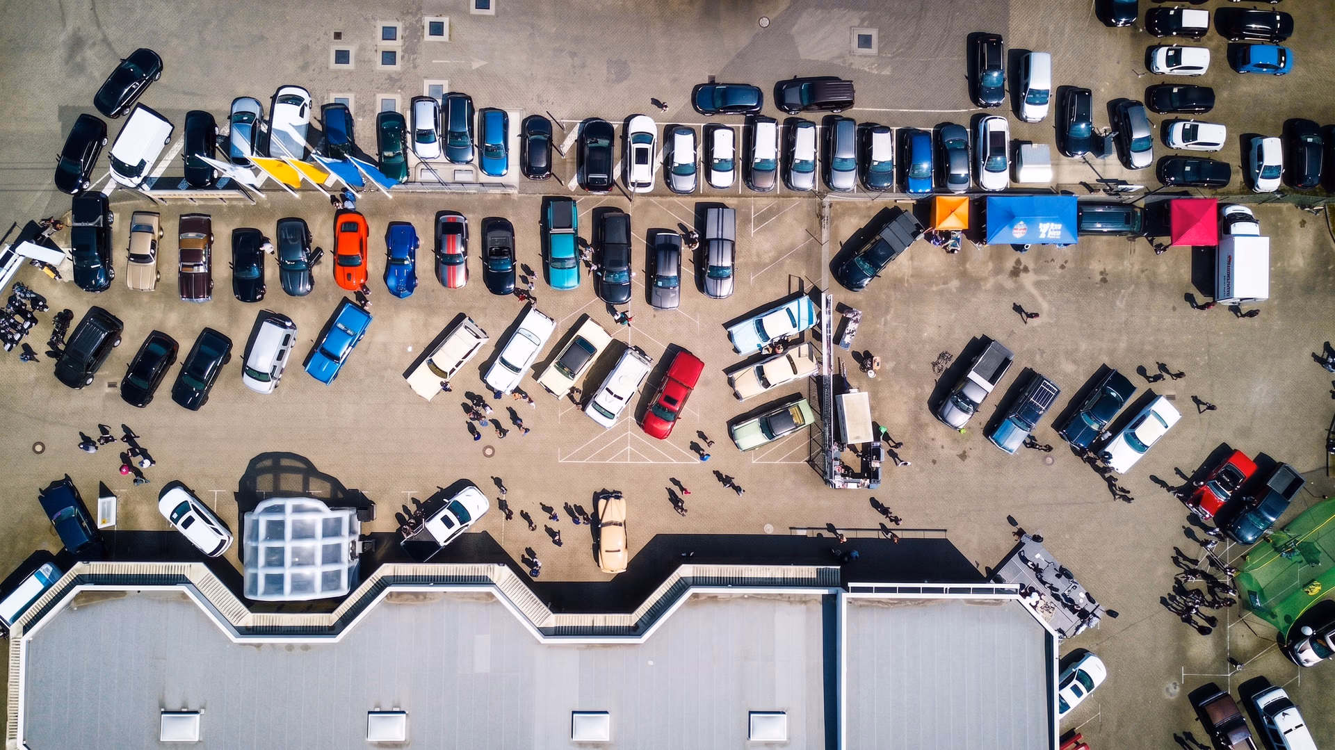 Ultralytics YOLOv5 detecting free parking spots from a webcam