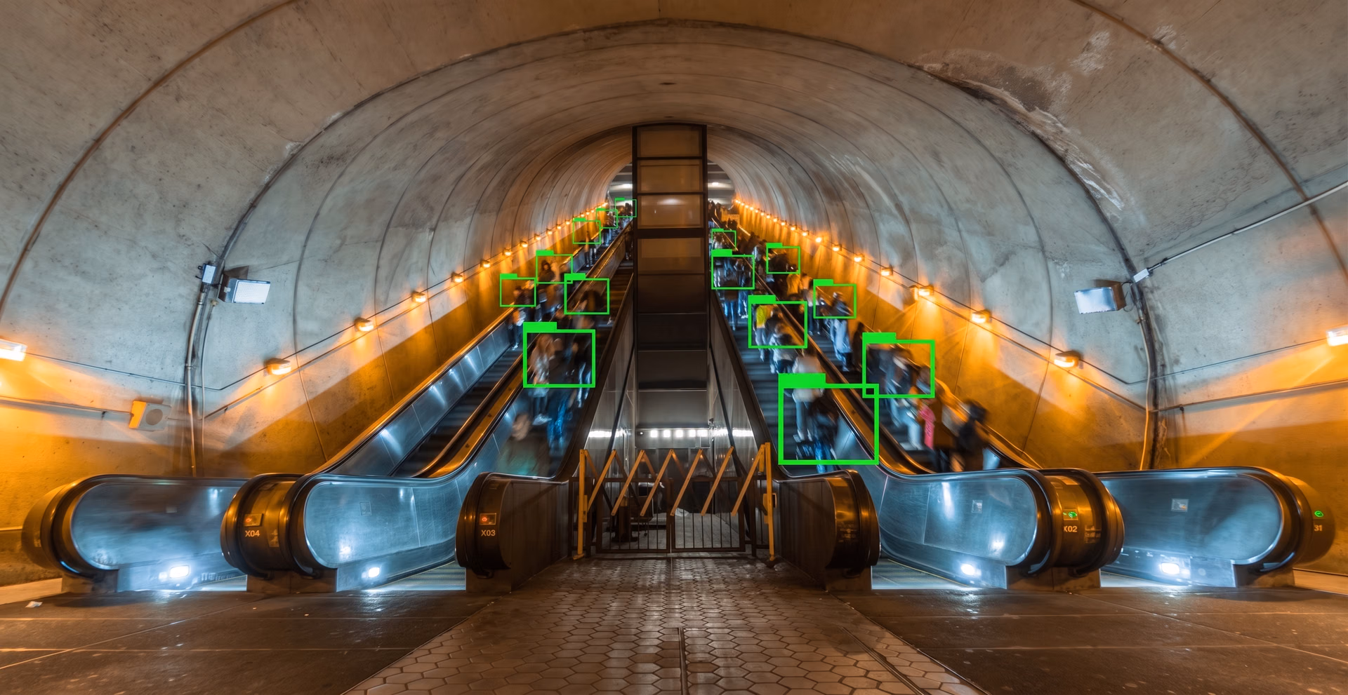 Counting people in a metro using object detection