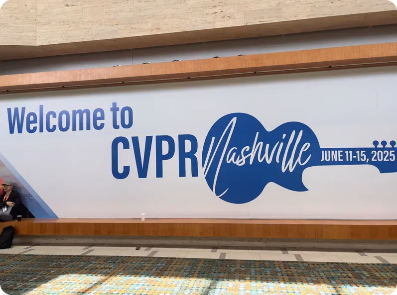 Das Ultralytics-Team auf der CVPR 2025 in Nashville