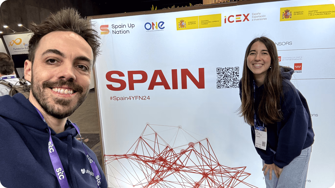 Glenn Jocher con Paula Derrenger al 4YFN 2024 a Barcellona, Spagna