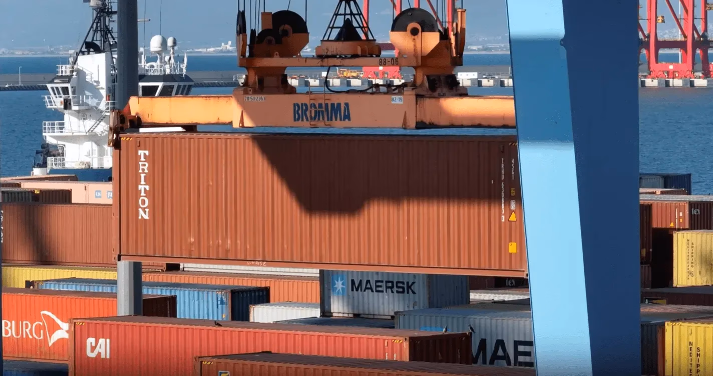 Vision par ordinateur avec Ultralytics YOLO11 dans la logistique