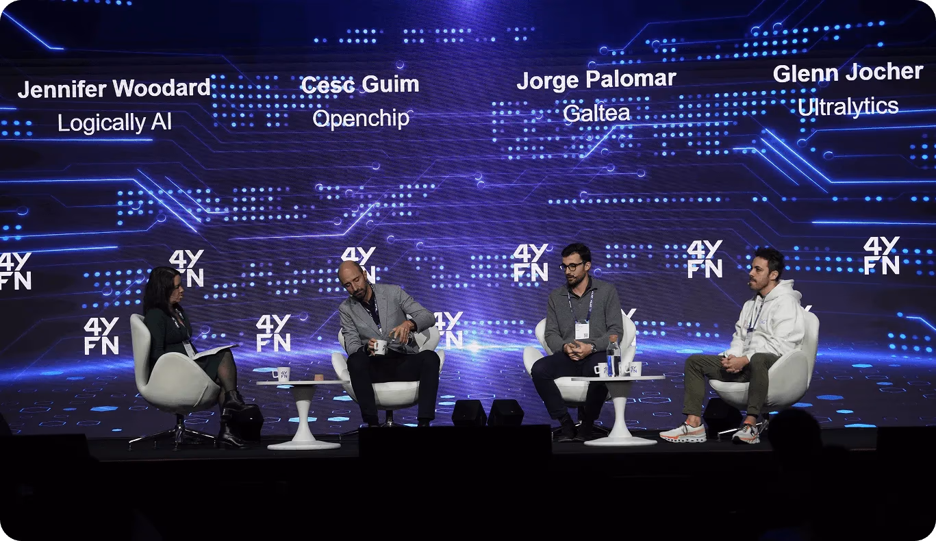 Glenn Jocher e i relatori sul Banco Sabadell Stage al 4YFN