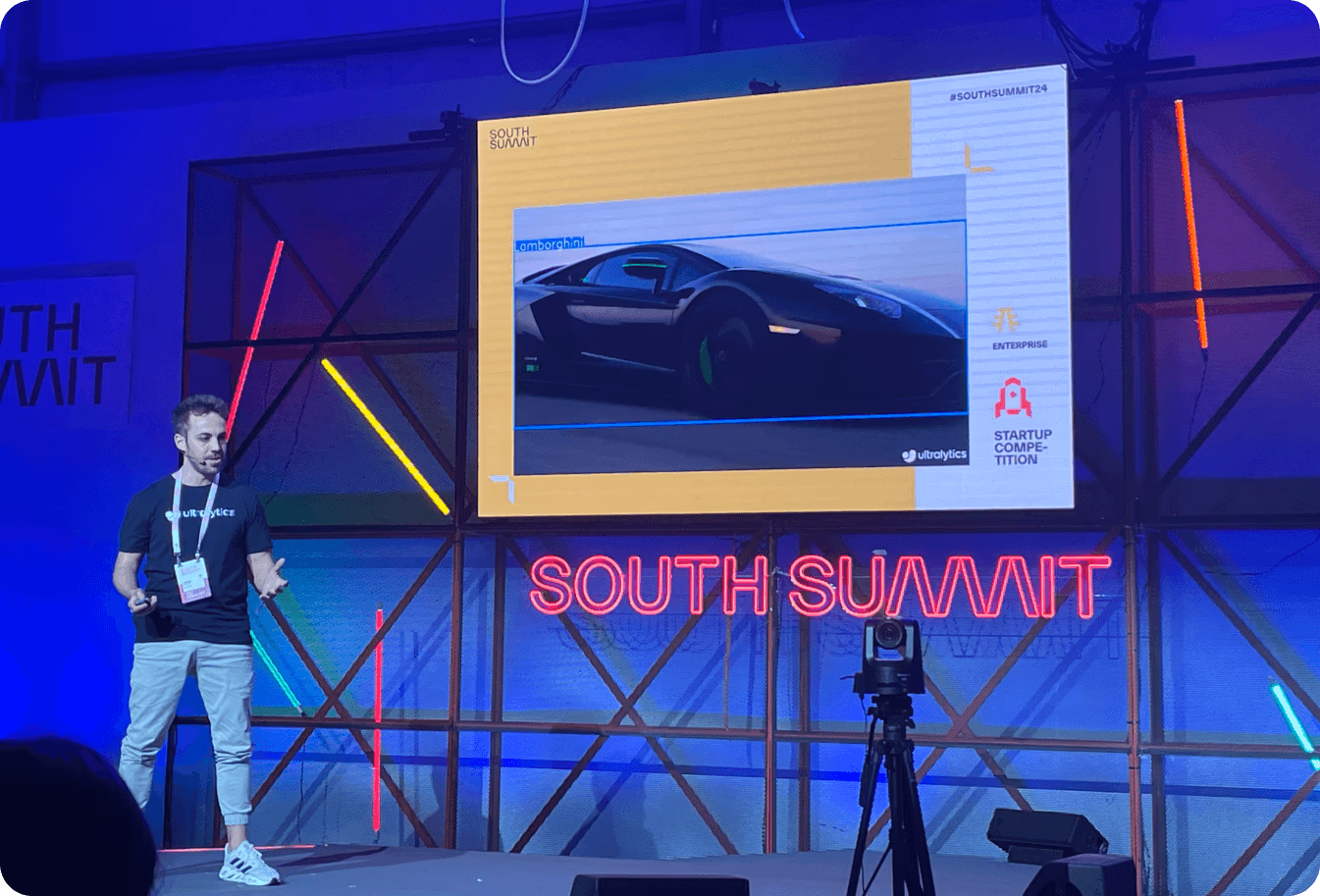 South Summit Madrid 2024の「The Next Big Thing」ステージで登壇するGlenn Jocher