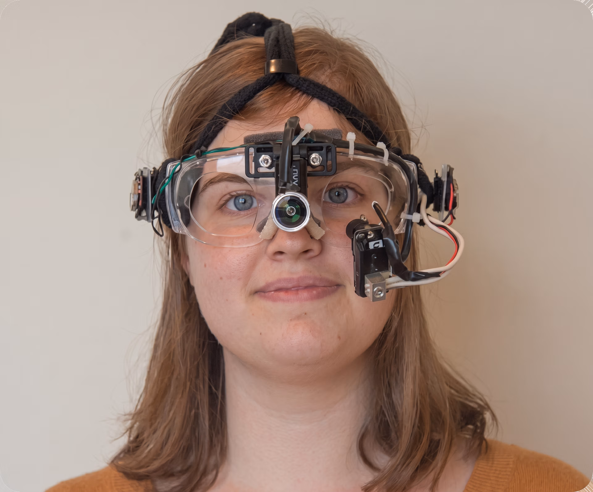 A head-mounted eye tracker device