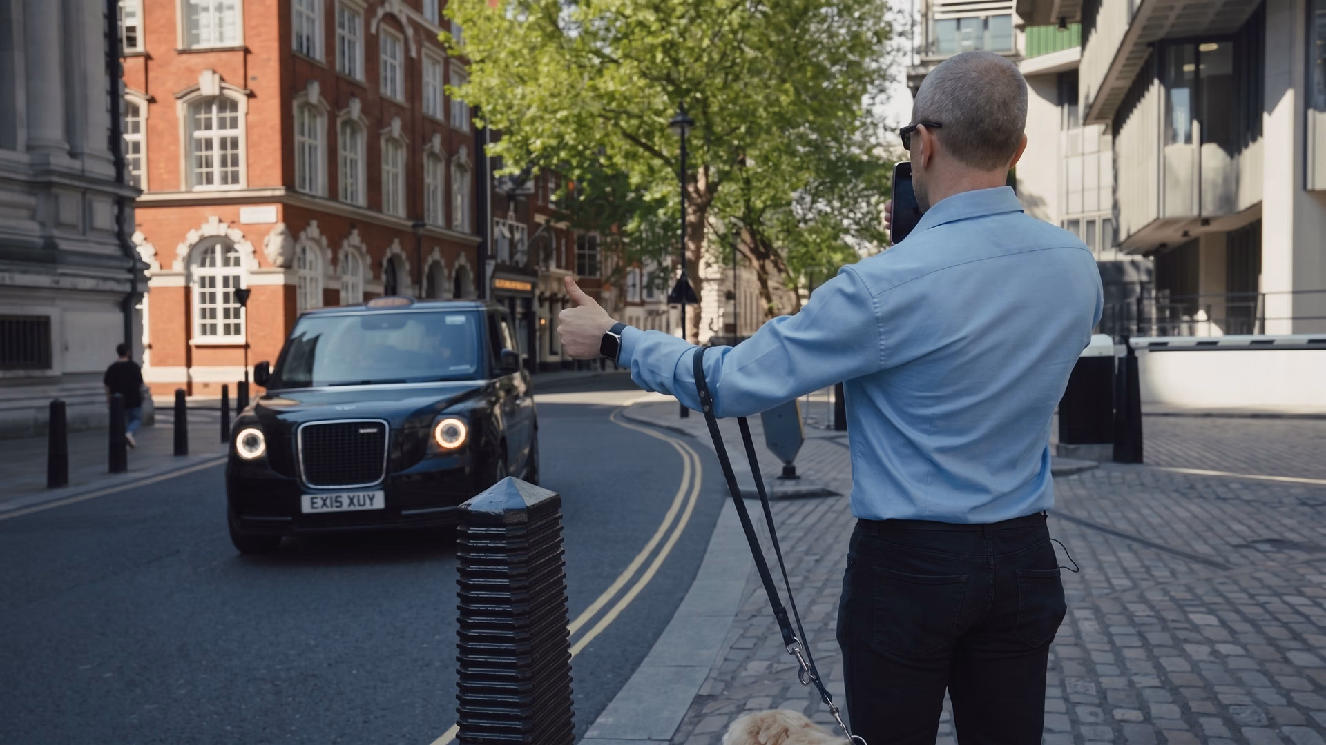 GPT-4o alerting the approach of a cab