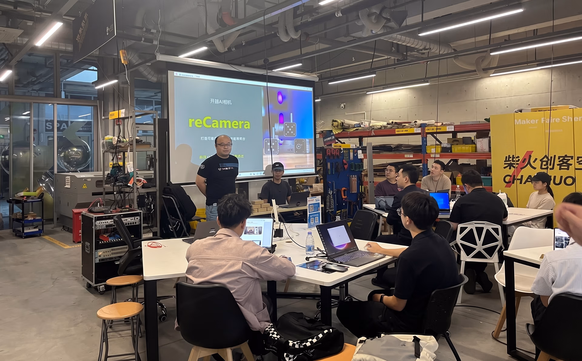 Jin Xu durante la presentazione al workshop sulla reCamera