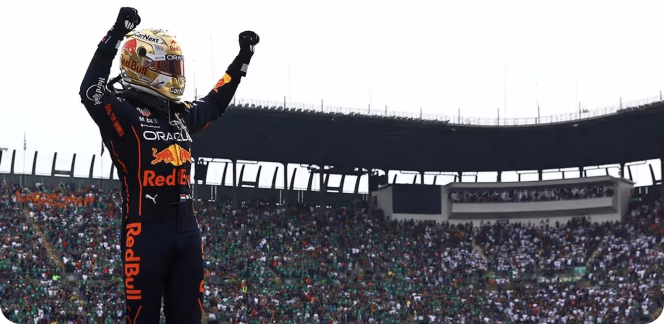 Đội đua Red Bull Racing được tài trợ bởi Oracle