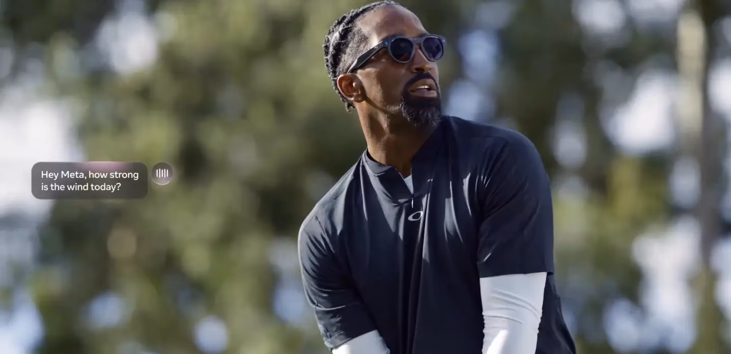 Sử dụng rảnh tay kính Oakley Meta AI khi chơi golf