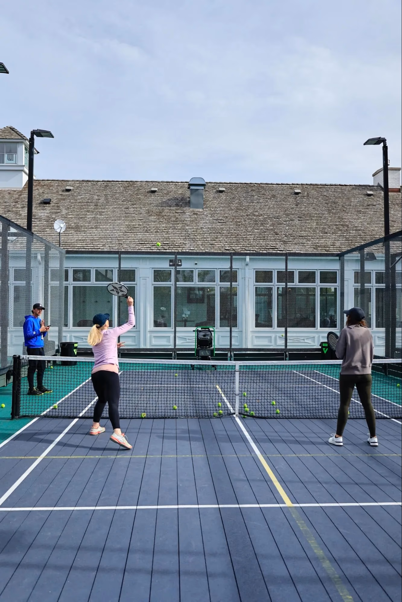 Hình 2. Ví dụ về trình huấn luyện điều khiển bằng AI của Volley đang hoạt động