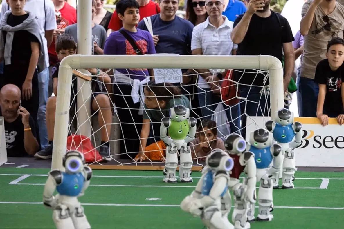 Ein Roboterwettbewerb auf der Maker Faire Rome 2024