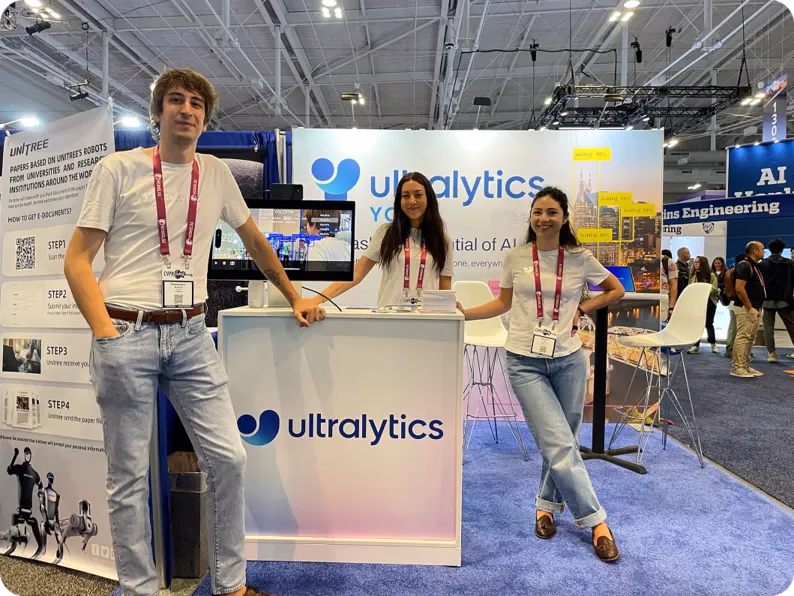 Das Ultralytics-Team am Stand 1512